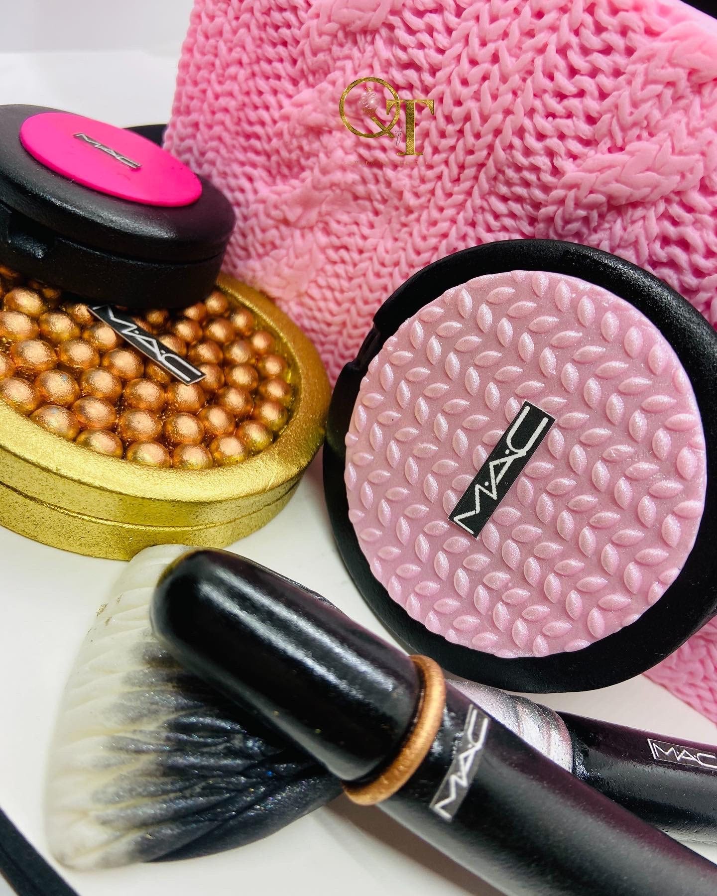 MAKE UP CASE CHOCOLATE COVERED APPLE TUTORIAL