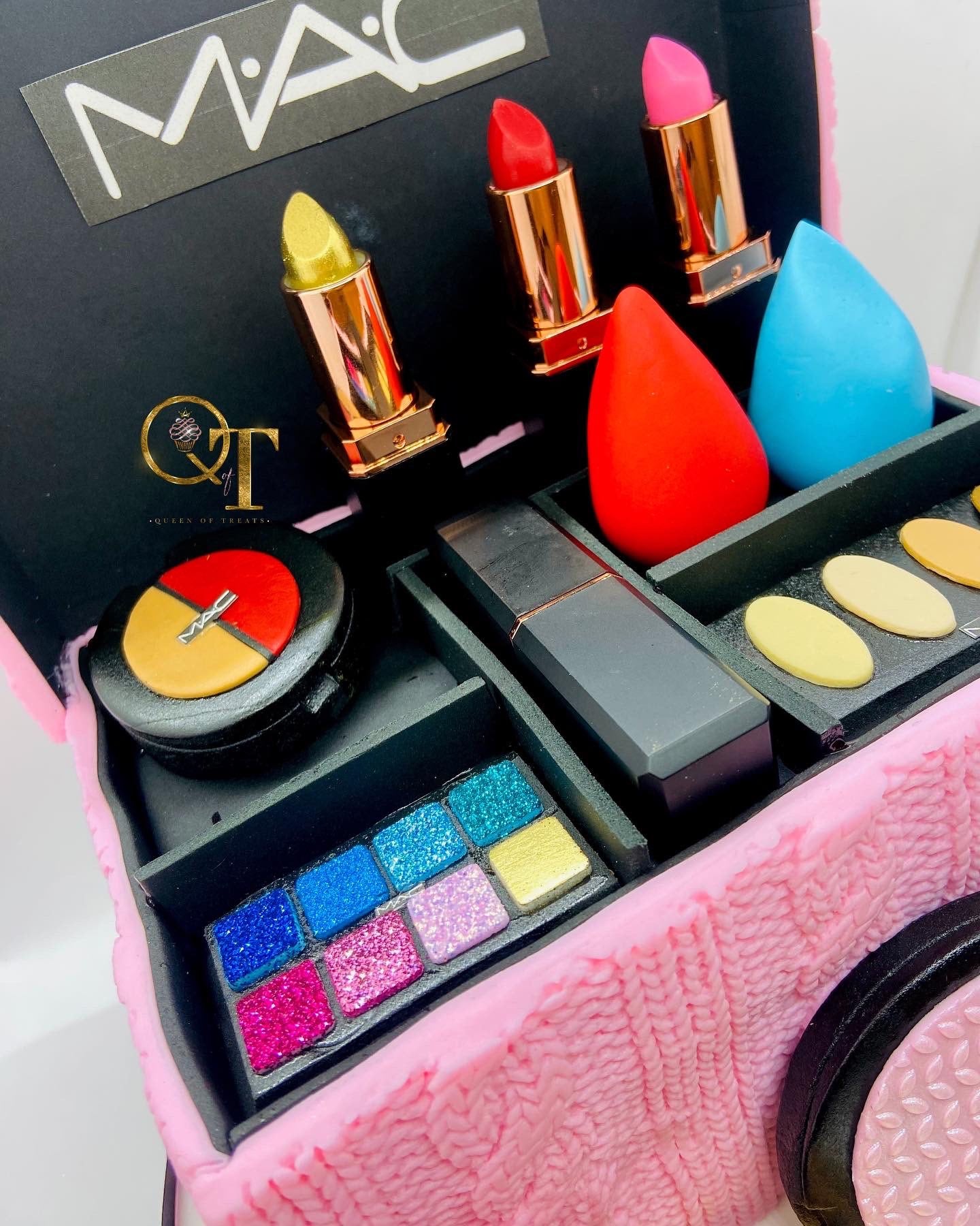 MAKE UP CASE CHOCOLATE COVERED APPLE TUTORIAL