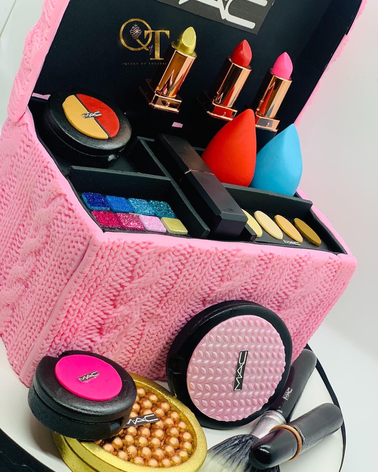 MAKE UP CASE CHOCOLATE COVERED APPLE TUTORIAL
