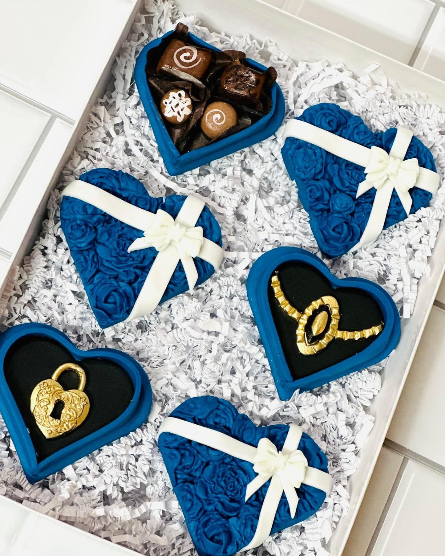 "LOVE" HEART BOX CUPCAKE TOPPERS TUTORIAL